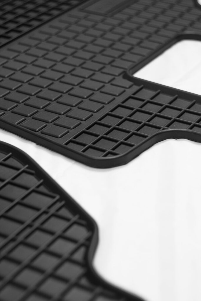 Car mats El Toro tailor-made for Toyota Prius+ since 2011