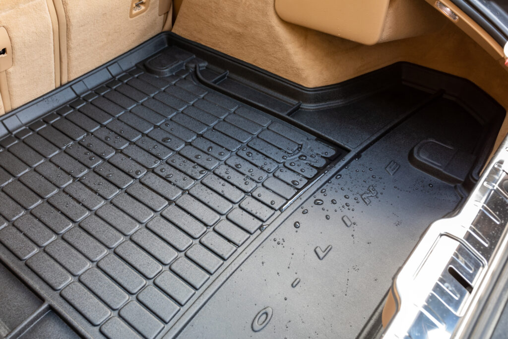 ProLine tailor trunk mat - made for Ford Focus II 2004-2011