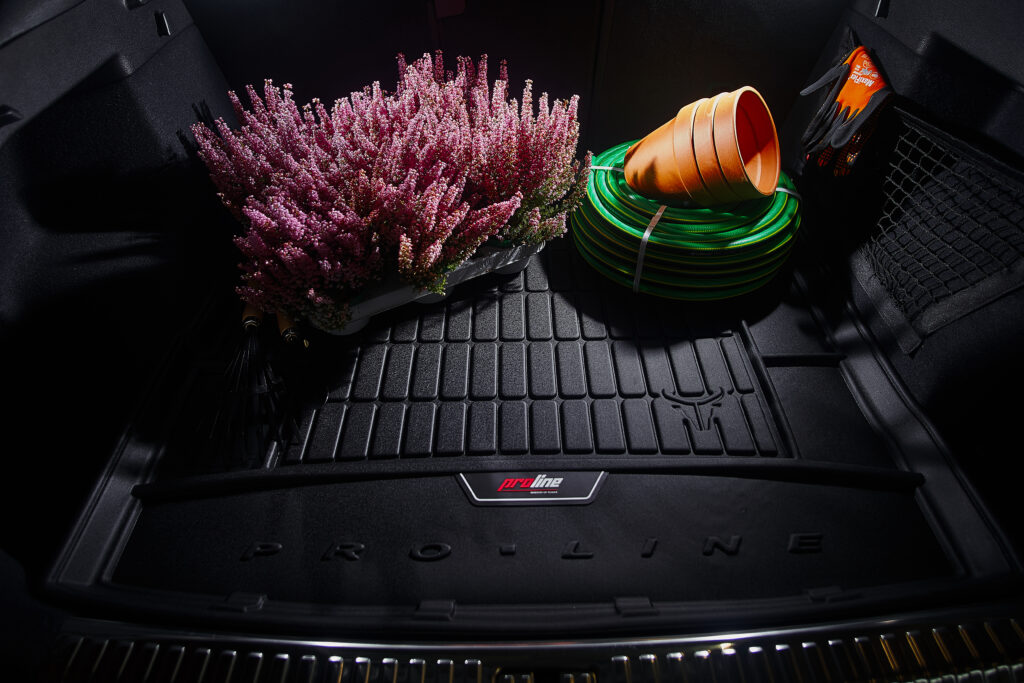 Mata do bagażnika z logo ProLine dopasowana do Toyota Auris II 2012-2018