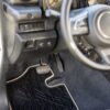 Dywaniki samochodowe NOMAD przednie ze skórzaną szarą lamówką dopasowane do SEAT Ateca od 2016